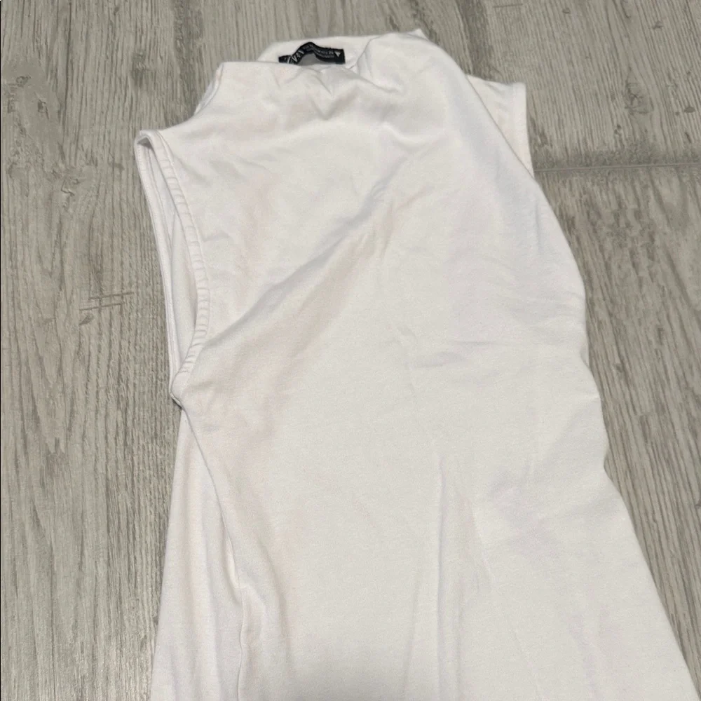 Zara Elegant White Sleeveless Top - Picture 3 of 3